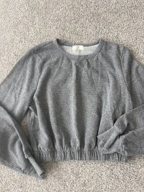 T.La Heather Gray Cropped Sweatshirt